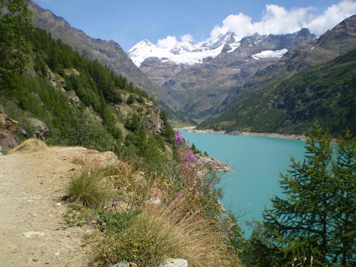 Galanthus Appartement Aosta Buitenkant foto